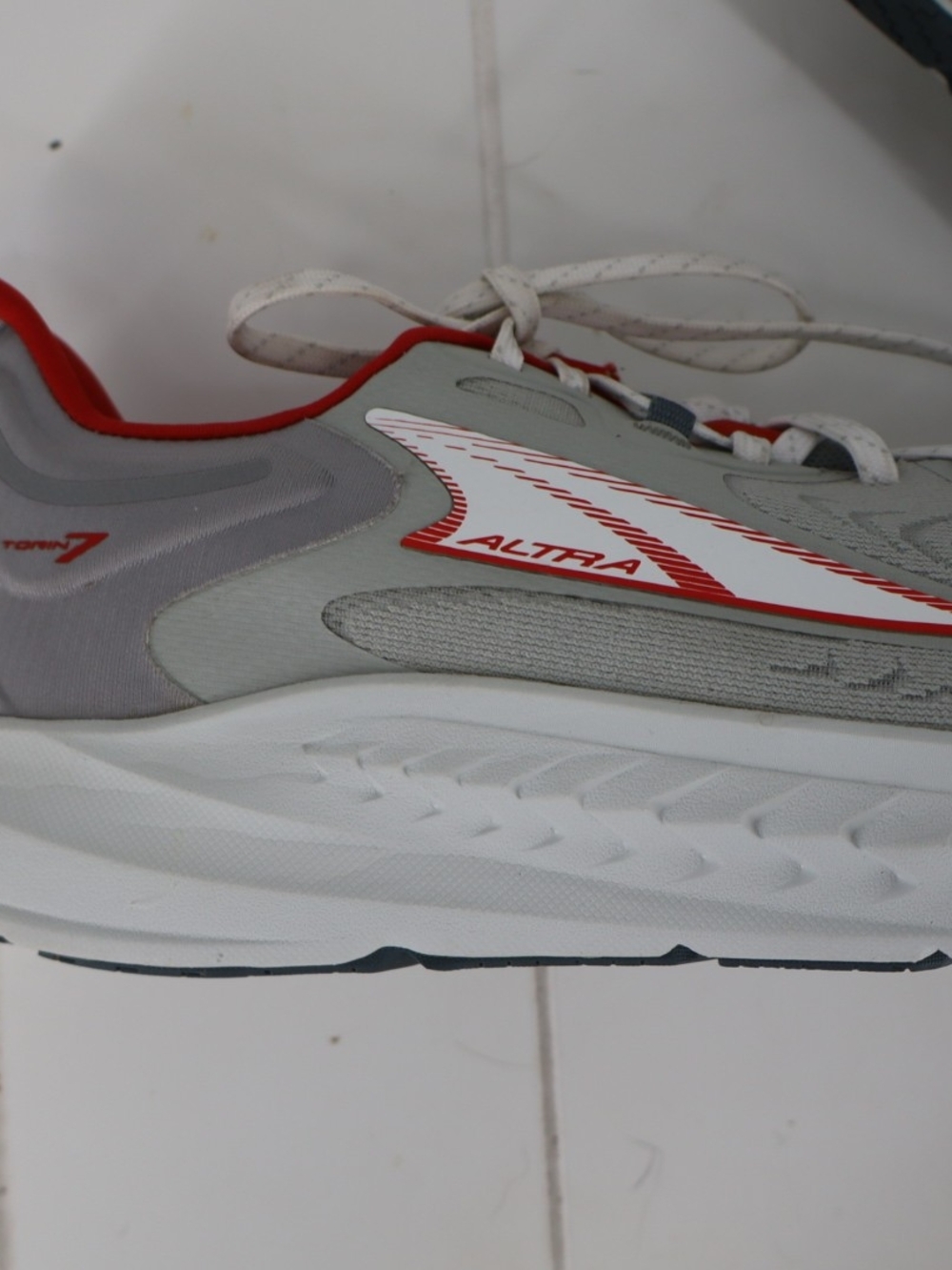 Altra Torin 7 Running Shoes Men’s 10.5 Gray Red Zero Drop Road Running - Picture 5 of 12